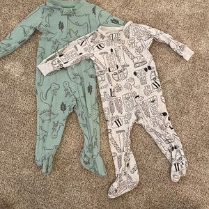 Carters 9 month footed pajamas